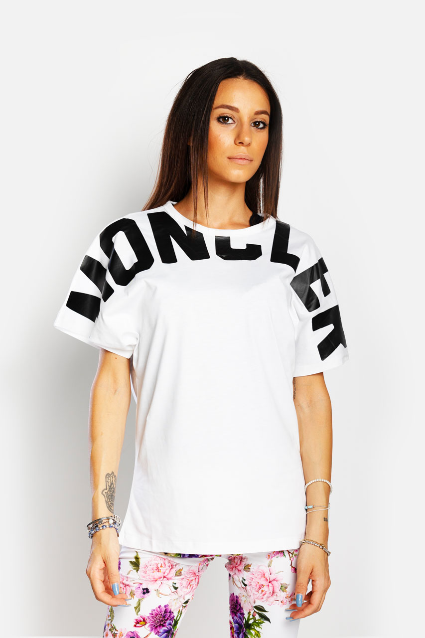 MONCLER — T-SHIRT WITH OVERSIZED LOGO 